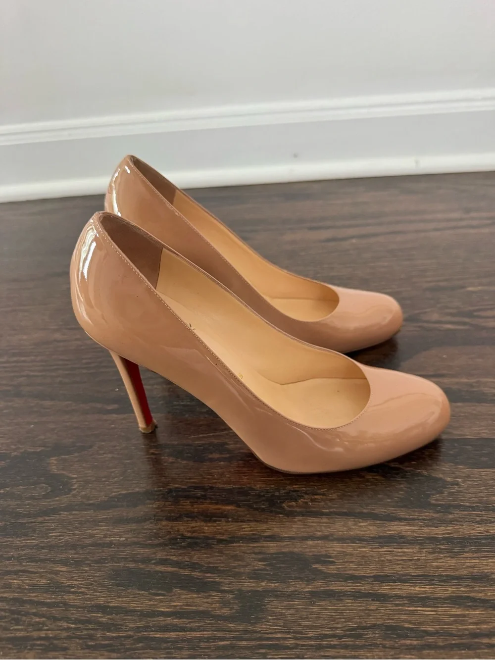 Christian Louboutin Nude Patent Round-Toe Simple Pumps 100